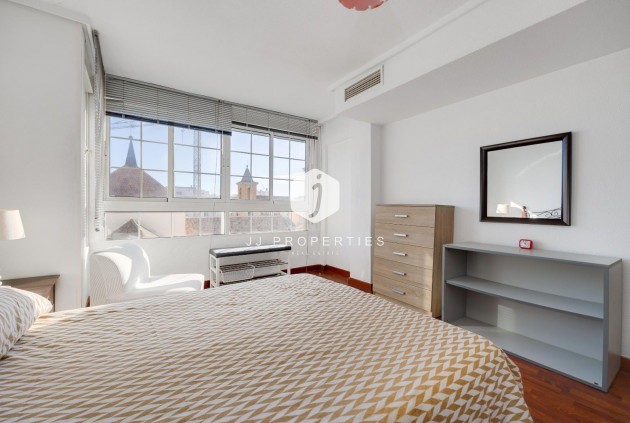 Aus zweiter Hand - Wohnung -
Torrevieja - Centro