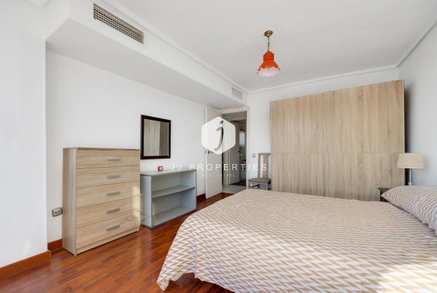 Aus zweiter Hand - Wohnung -
Torrevieja - Centro