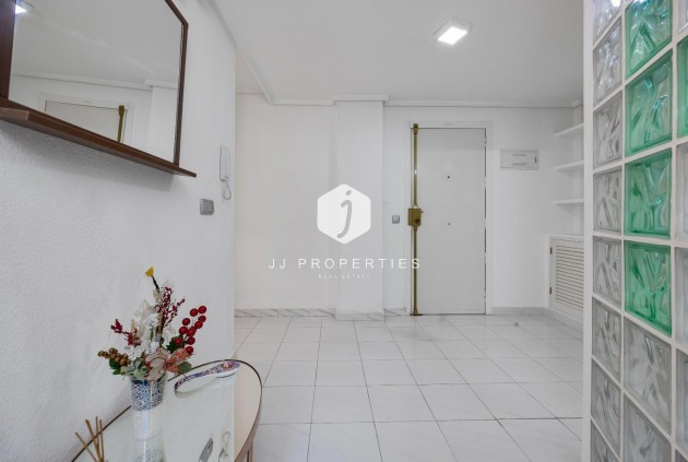 Aus zweiter Hand - Wohnung -
Torrevieja - Centro