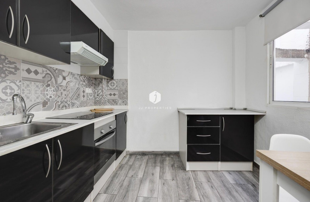 Aus zweiter Hand - Wohnung -
Torrevieja - Centro