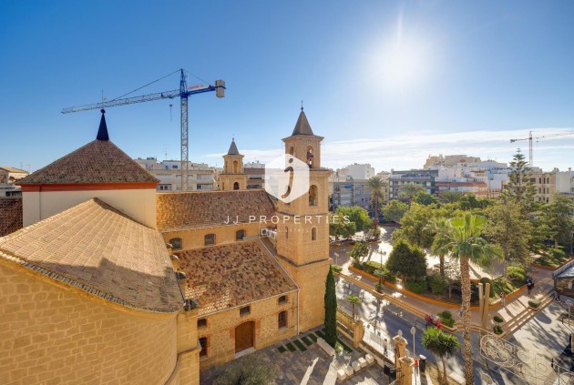 Aus zweiter Hand - Wohnung -
Torrevieja - Centro