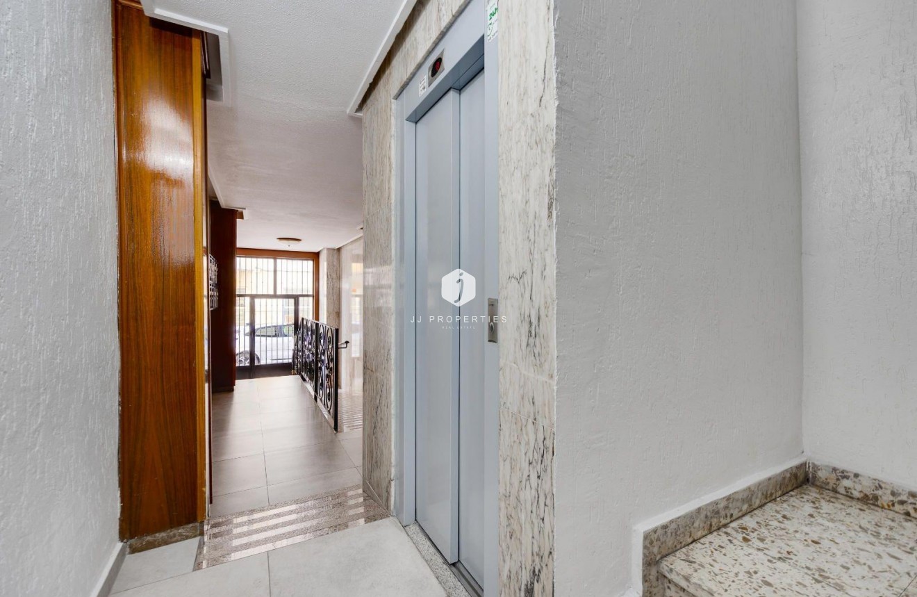 Aus zweiter Hand - Wohnung -
Torrevieja - Centro