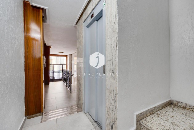 Aus zweiter Hand - Wohnung -
Torrevieja - Centro