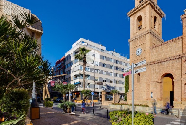 Aus zweiter Hand - Wohnung -
Torrevieja - Centro