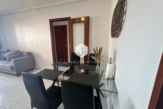 Tweedehands - Appartement / flat -
Torrevieja - Centro