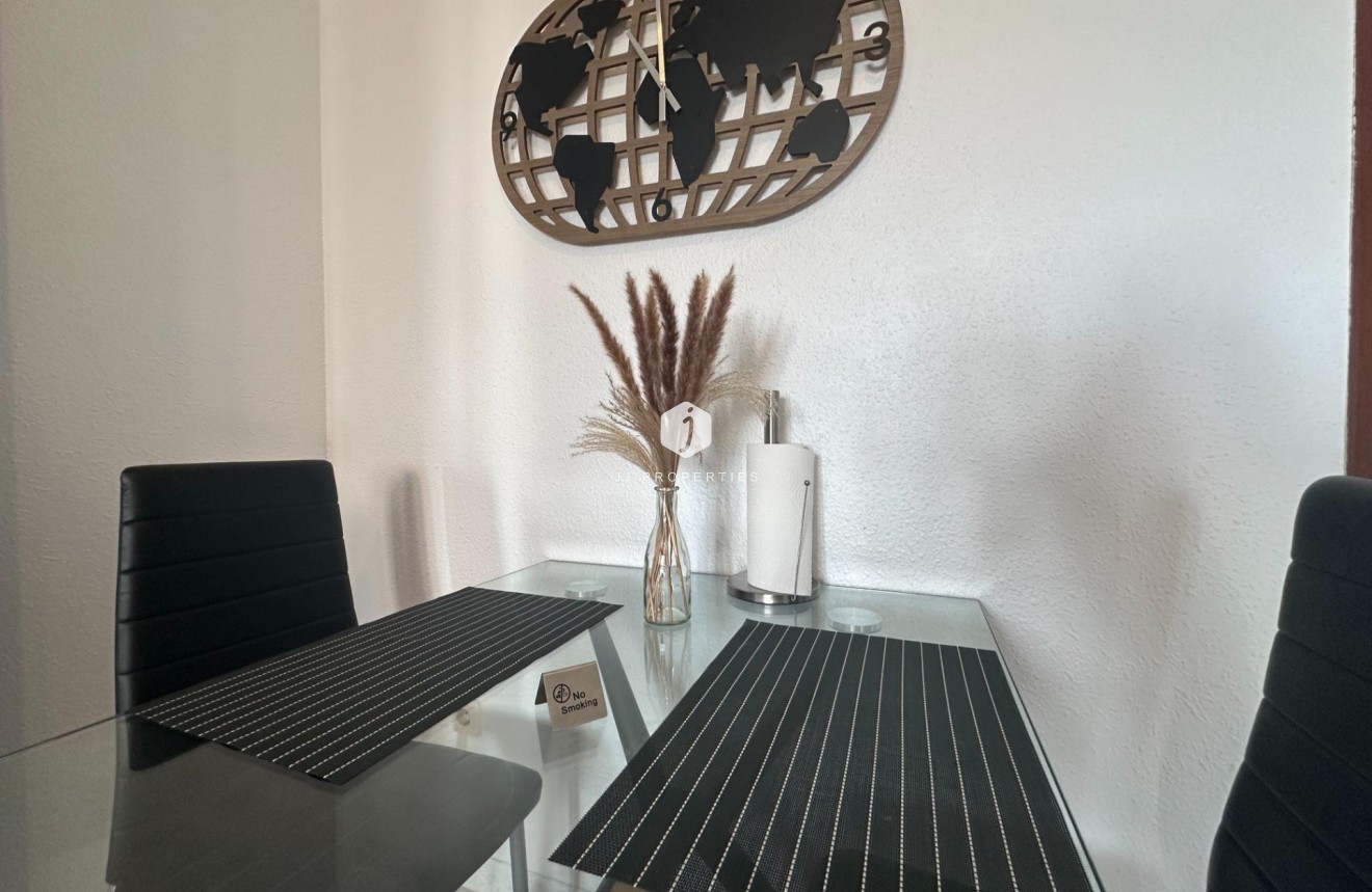 Tweedehands - Appartement / flat -
Torrevieja - Centro