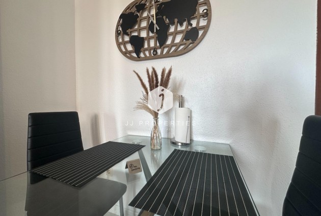 Tweedehands - Appartement / flat -
Torrevieja - Centro