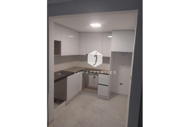 Z drugiej ręki - Szalet -
Torrevieja - aguas nuevas