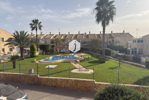 Z drugiej ręki - Szalet -
Torrevieja - aguas nuevas