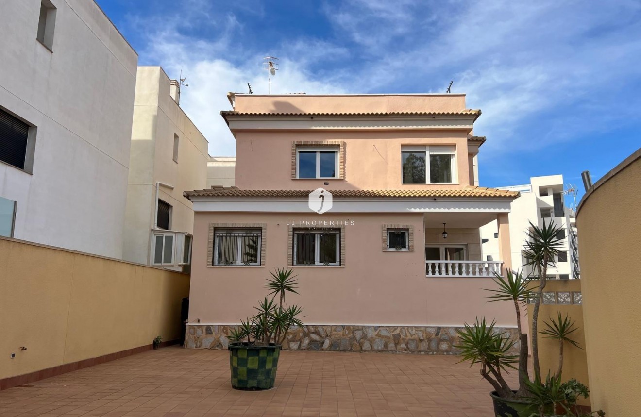 Resale - Villa -
Orihuela Costa - Villamartín-las Filipinas