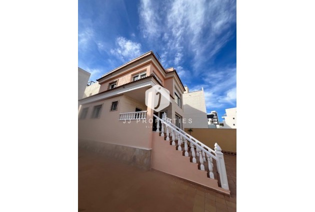 Resale - Villa -
Orihuela Costa - Villamartín-las Filipinas