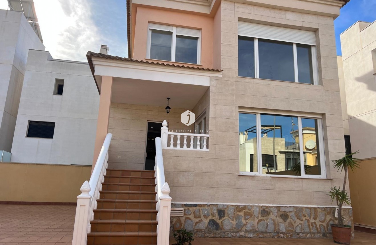 Resale - Villa -
Orihuela Costa - Villamartín-las Filipinas