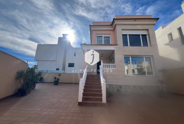 Resale - Villa -
Orihuela Costa - Villamartín-las Filipinas
