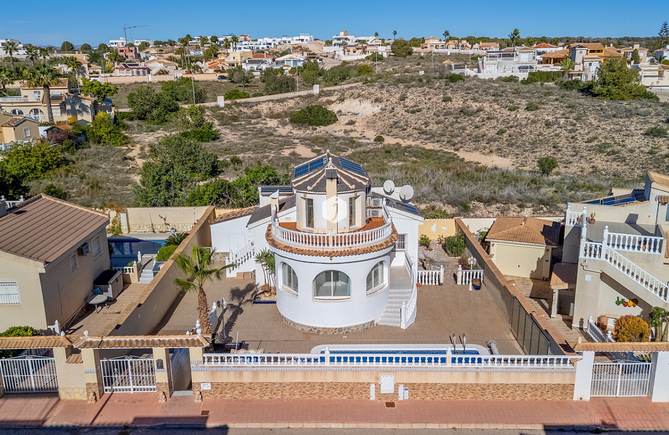 Tweedehands - Villa -
Rojales - Inland