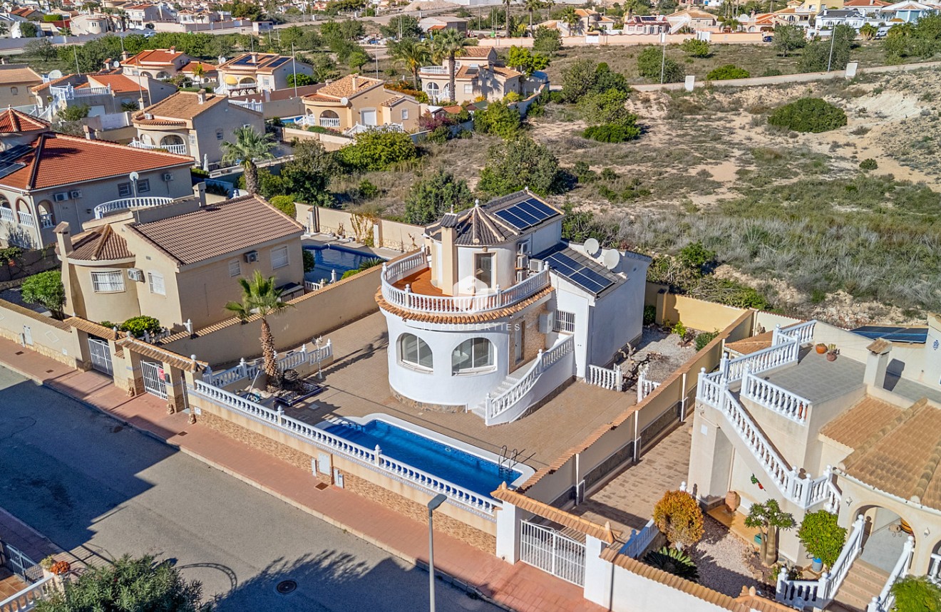 Tweedehands - Villa -
Rojales - Inland