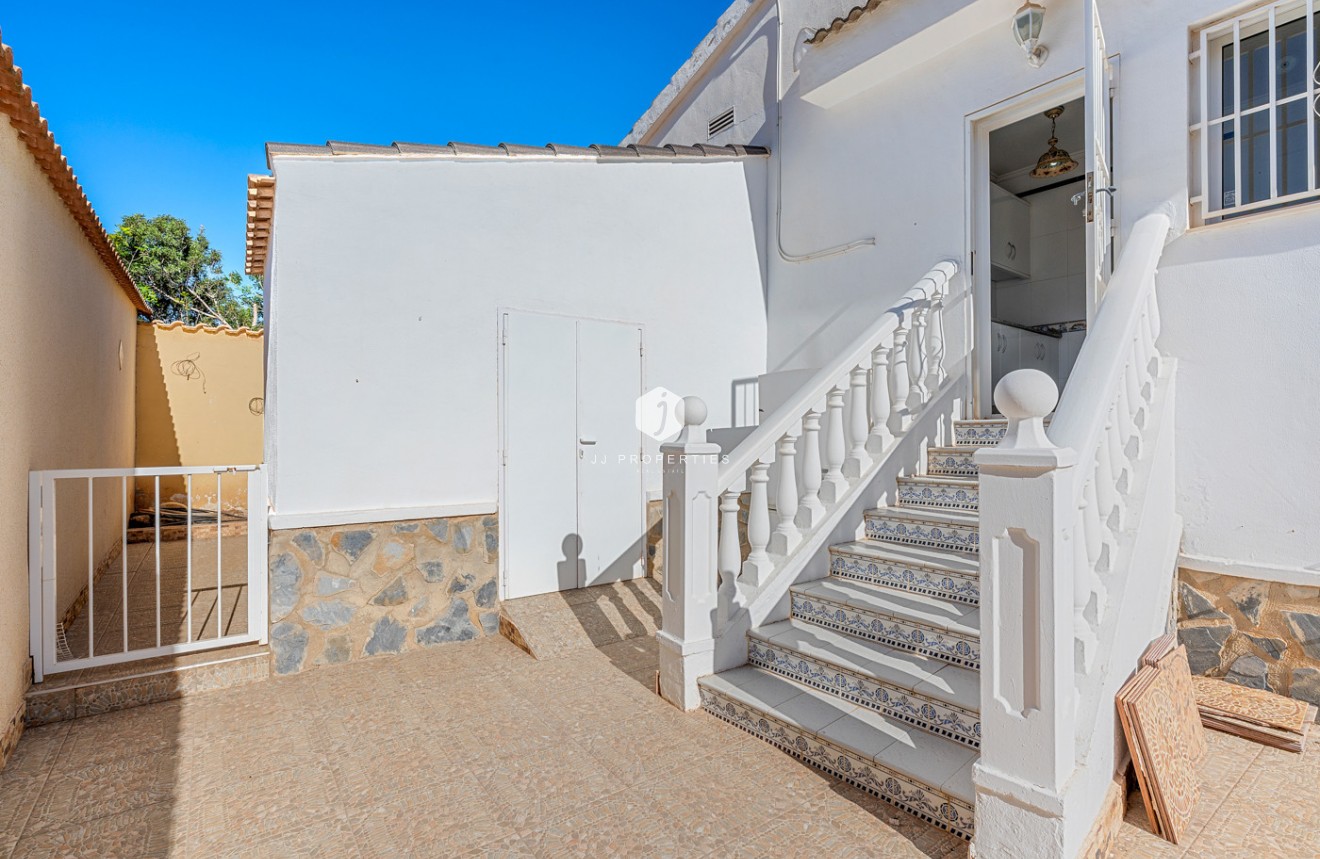 Tweedehands - Villa -
Rojales - Inland