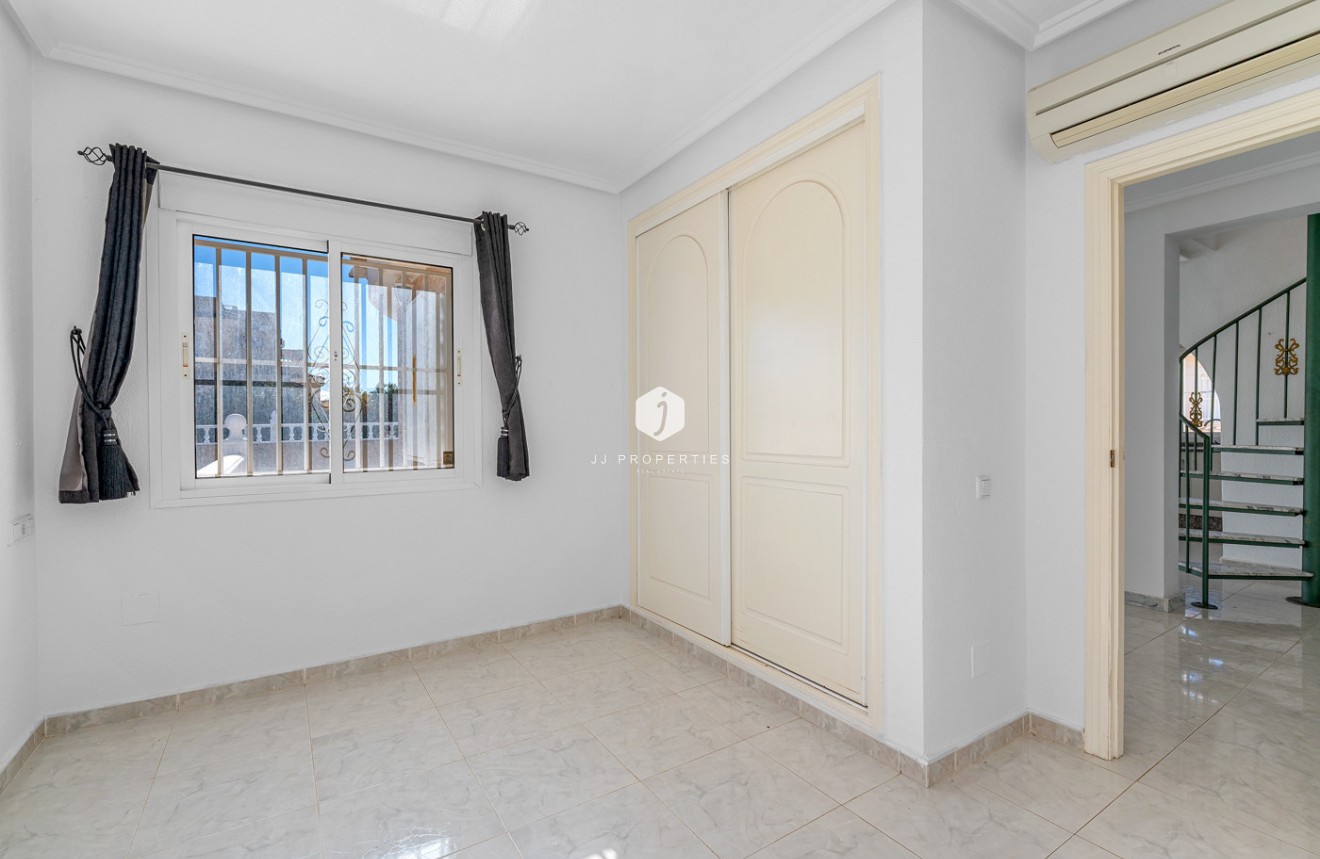 Tweedehands - Villa -
Rojales - Inland