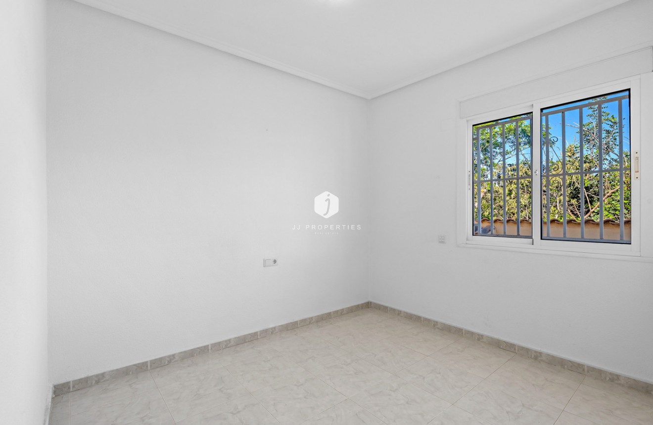 Tweedehands - Villa -
Rojales - Inland