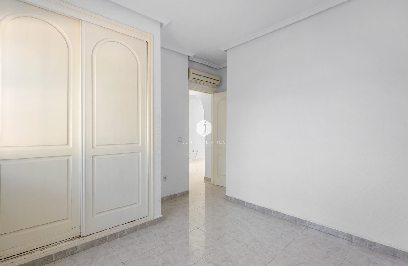 Tweedehands - Villa -
Rojales - Inland