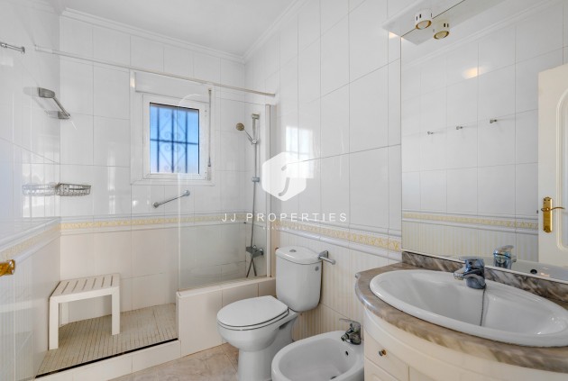 Tweedehands - Villa -
Rojales - Inland