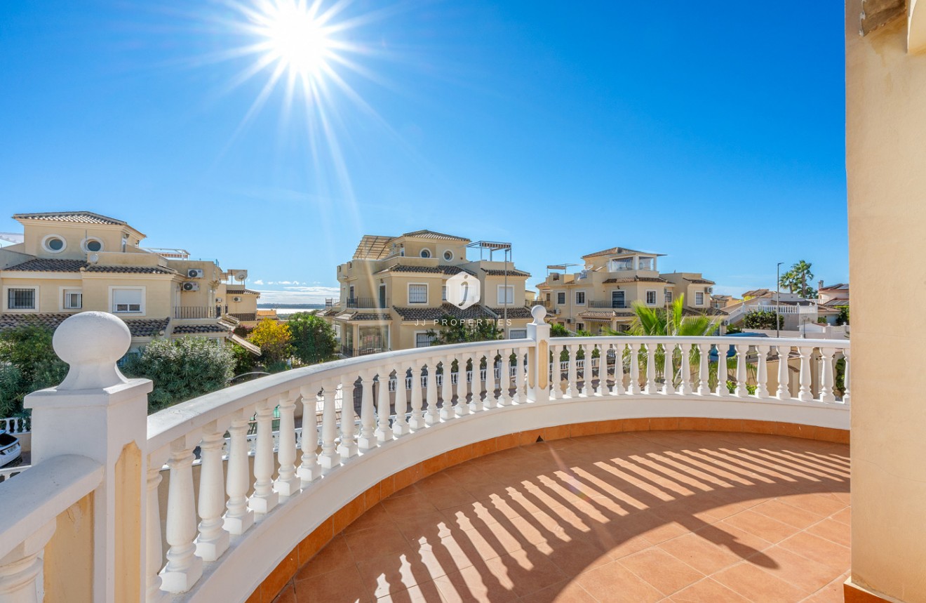 Tweedehands - Villa -
Rojales - Inland