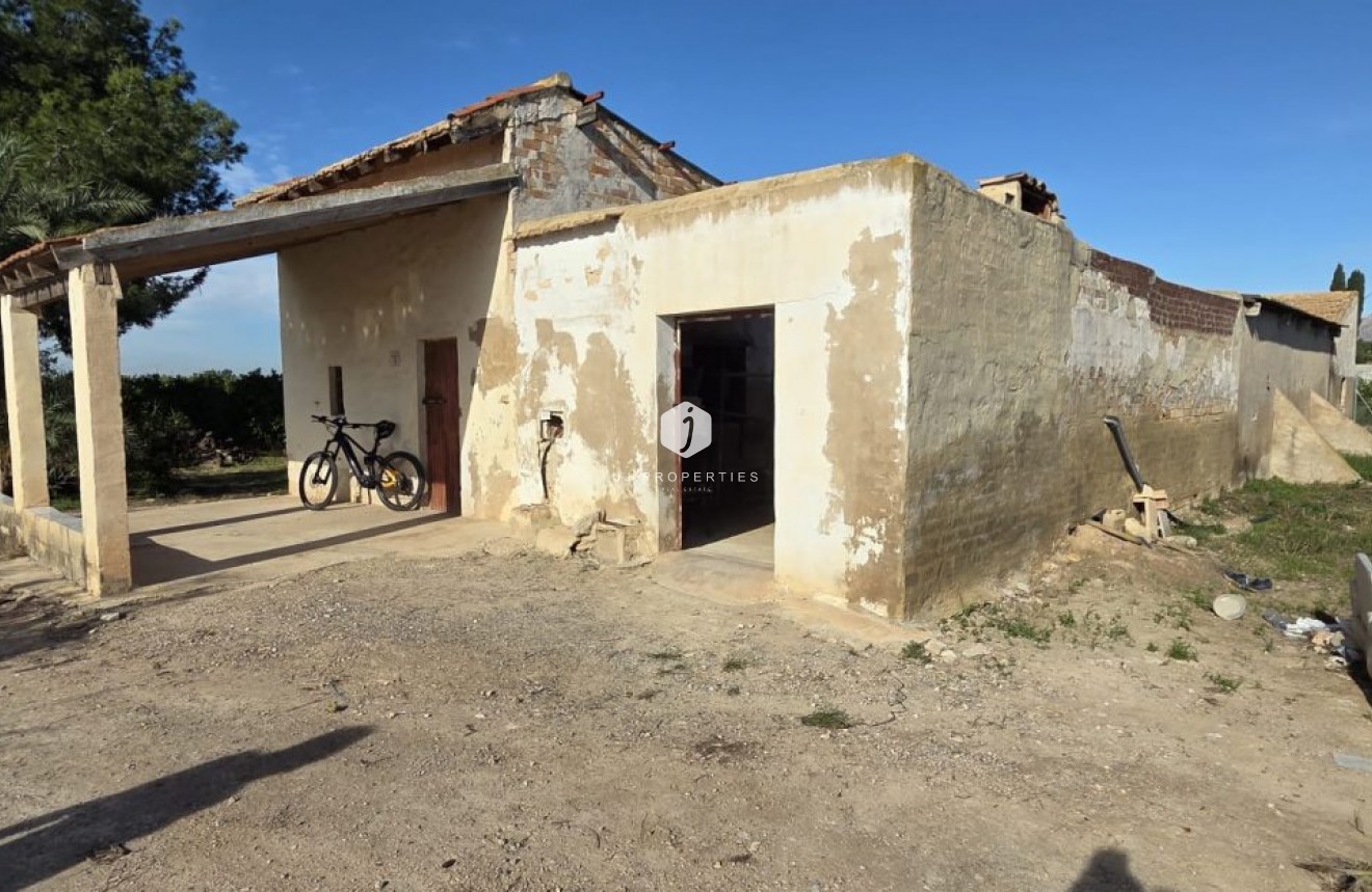 Tweedehands - Landelijk eigendom -
Albatera - Inland