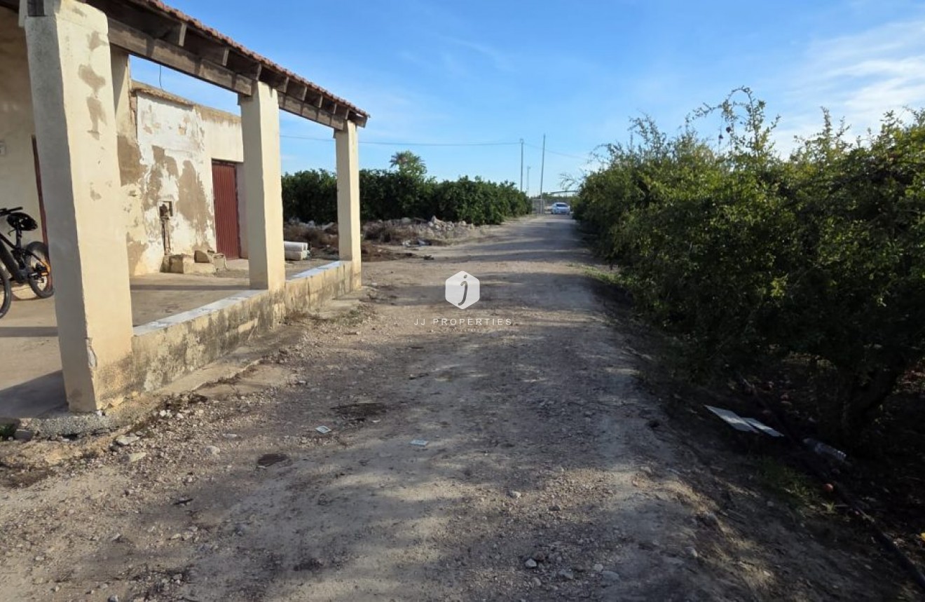 Tweedehands - Landelijk eigendom -
Albatera - Inland