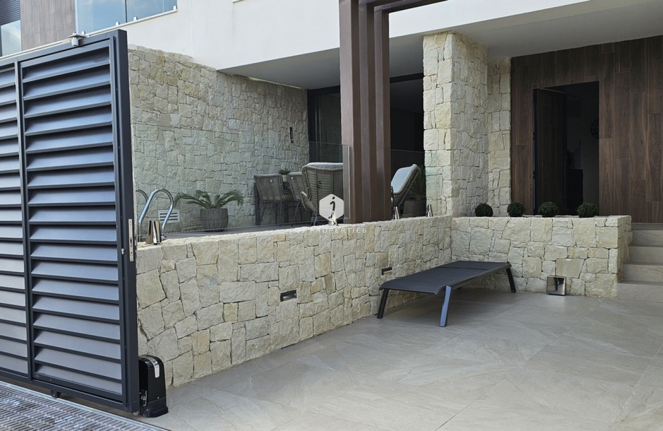 Segunda mano - Villa -
Dolores - Sector 4