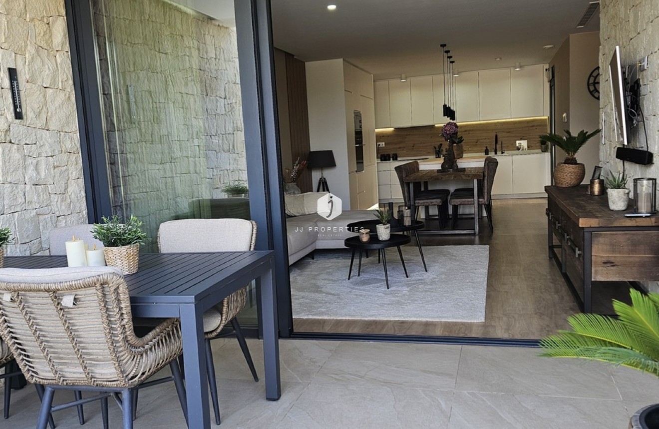 Segunda mano - Villa -
Dolores - Sector 4