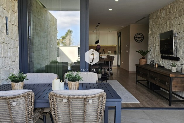 Segunda mano - Villa -
Dolores - Sector 4