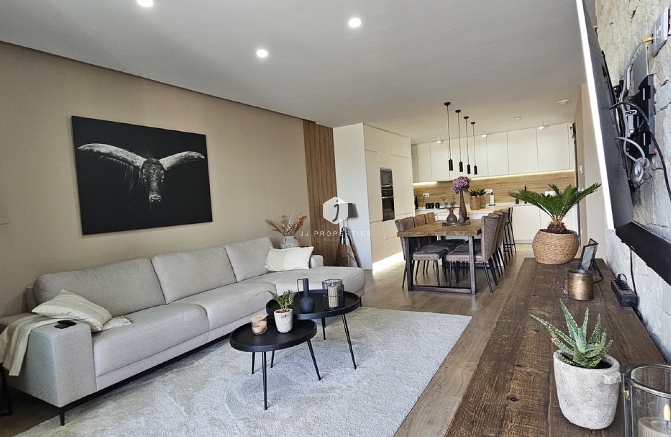 Segunda mano - Villa -
Dolores - Sector 4