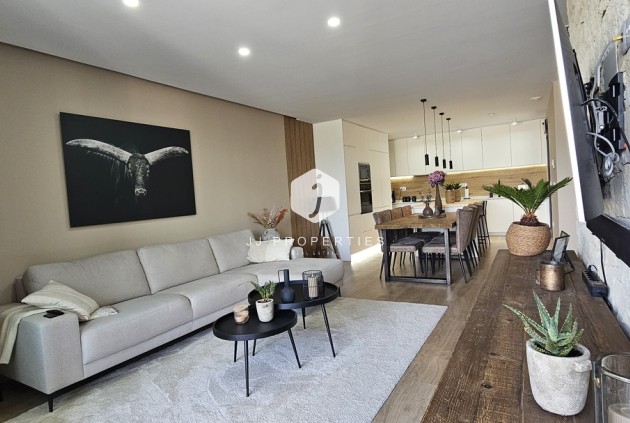 Segunda mano - Villa -
Dolores - Sector 4