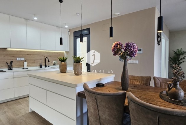 Segunda mano - Villa -
Dolores - Sector 4