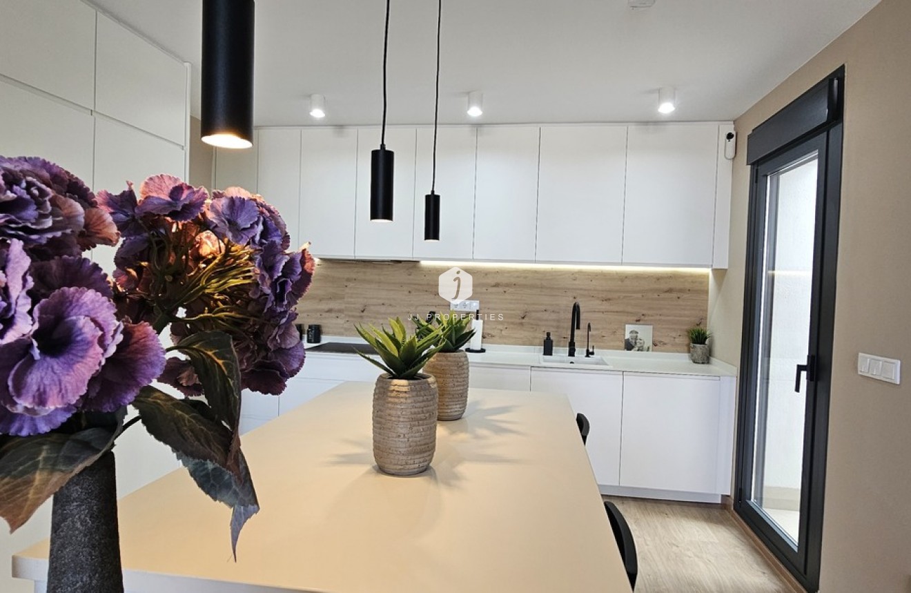 Segunda mano - Villa -
Dolores - Sector 4