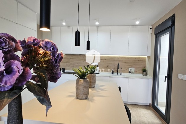 Segunda mano - Villa -
Dolores - Sector 4