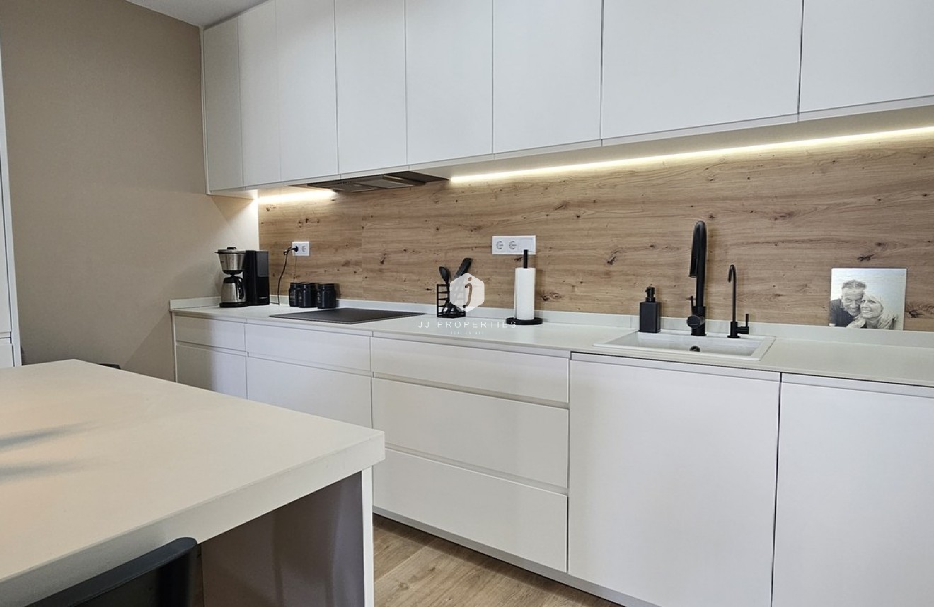 Segunda mano - Villa -
Dolores - Sector 4