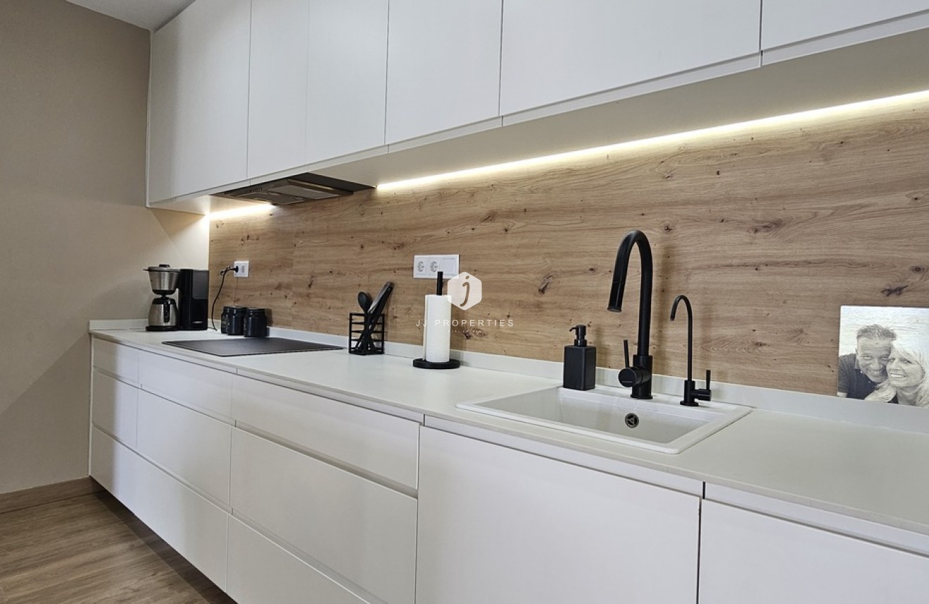 Segunda mano - Villa -
Dolores - Sector 4