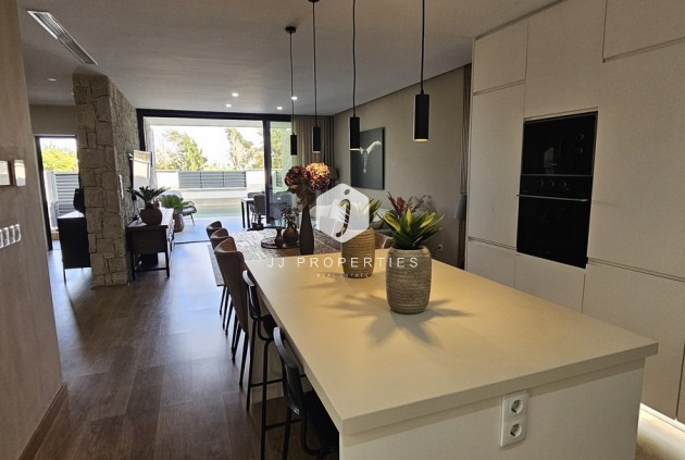 Segunda mano - Villa -
Dolores - Sector 4