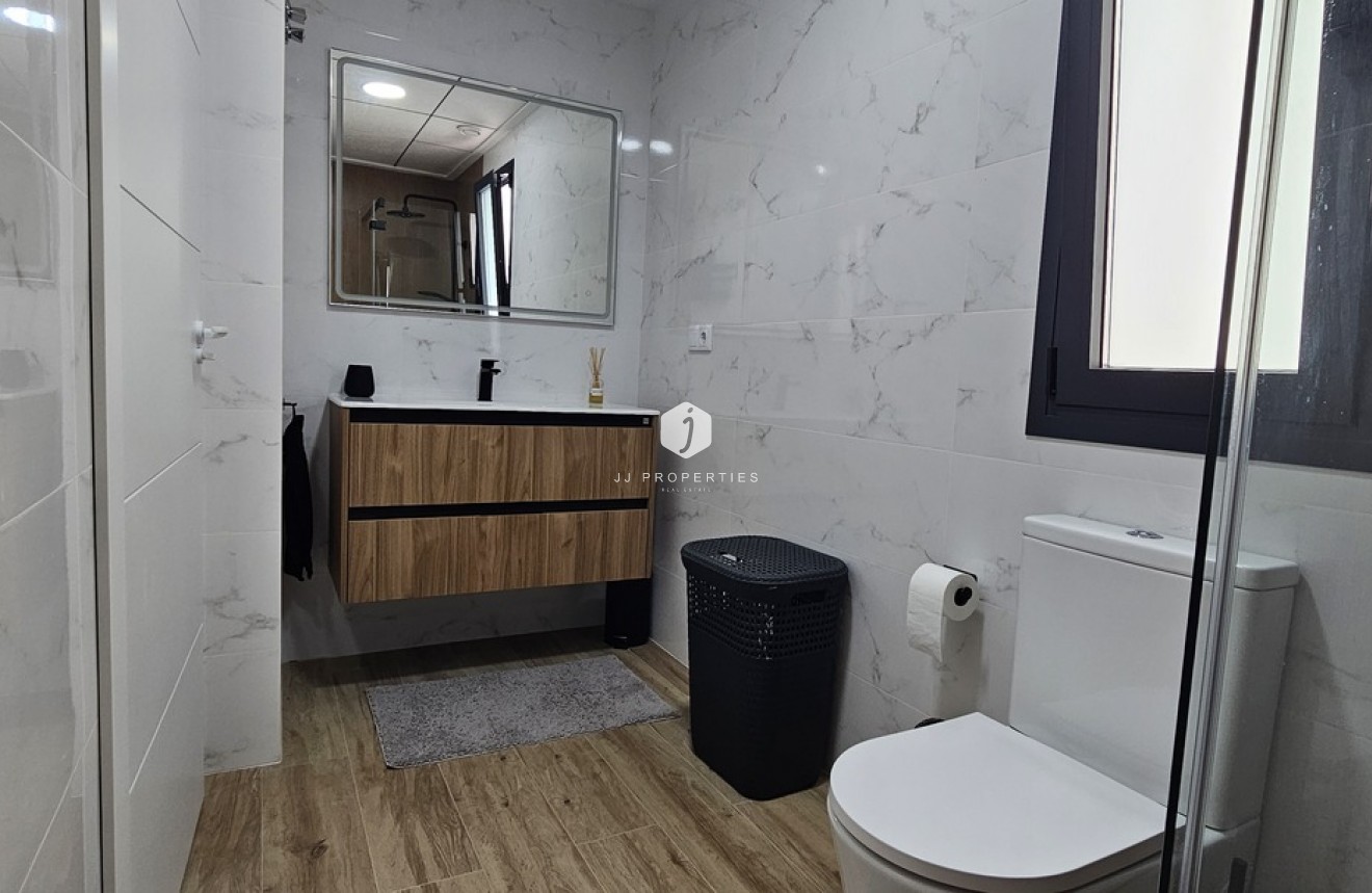 Segunda mano - Villa -
Dolores - Sector 4