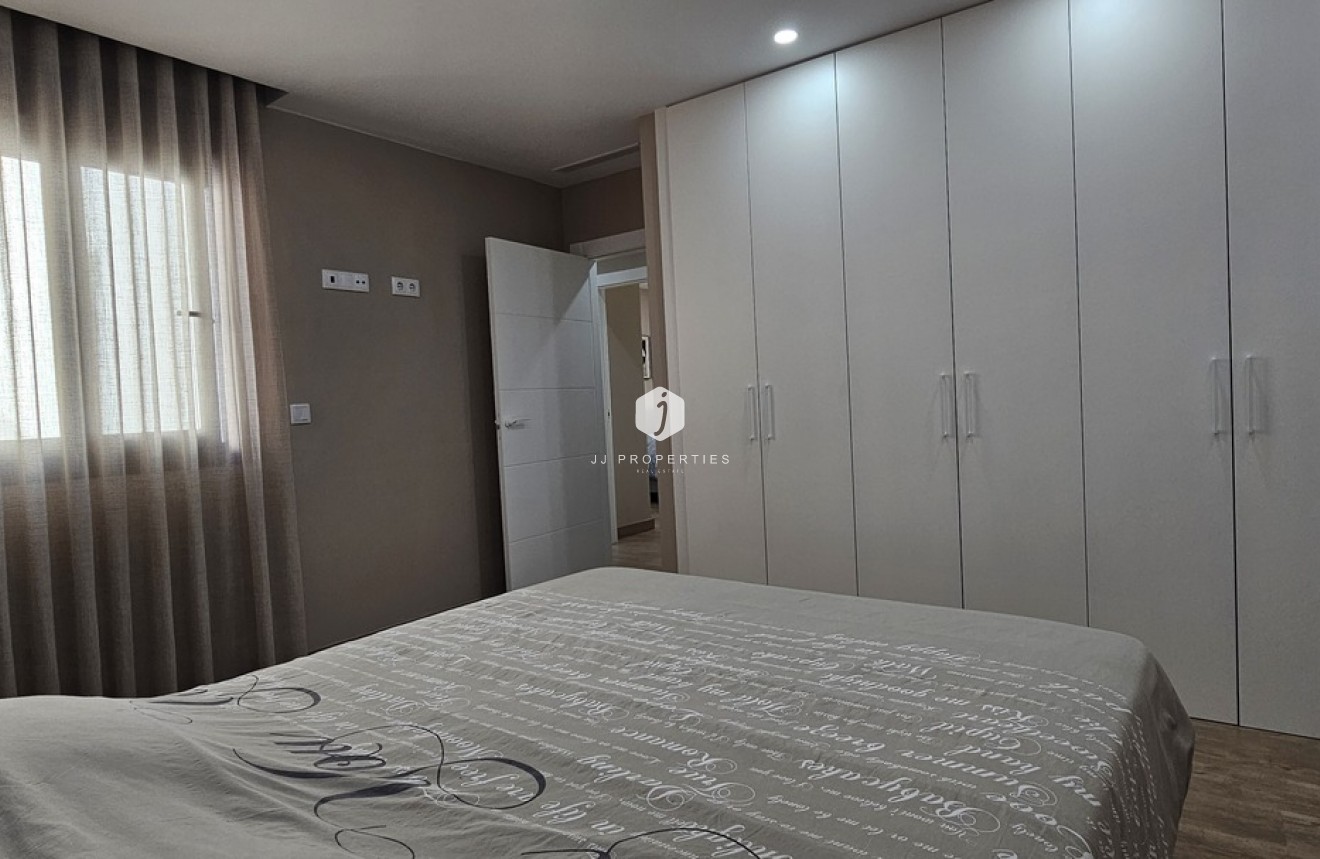 Segunda mano - Villa -
Dolores - Sector 4