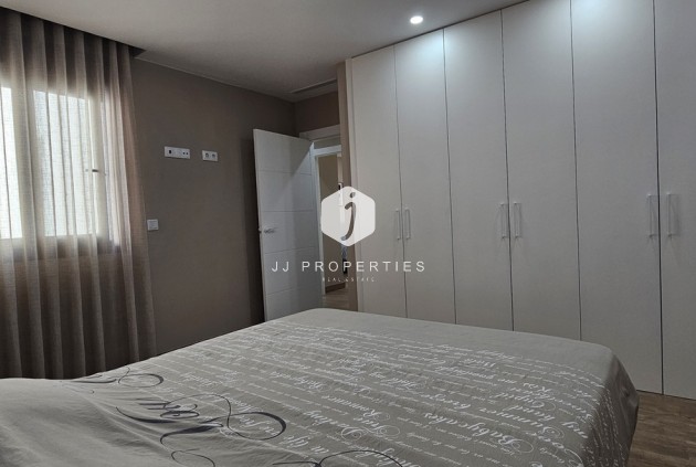 Segunda mano - Villa -
Dolores - Sector 4