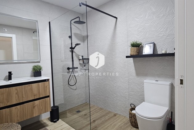 Segunda mano - Villa -
Dolores - Sector 4