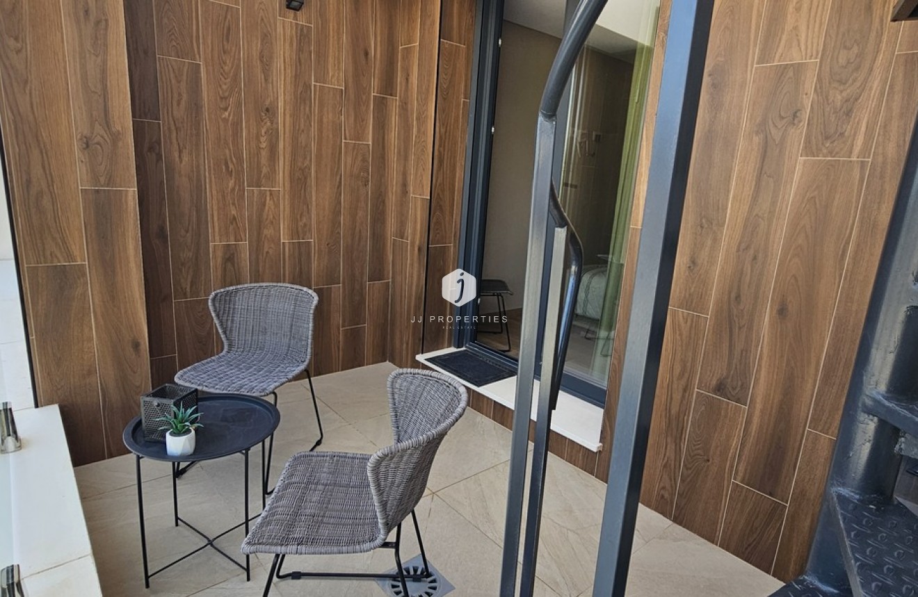 Segunda mano - Villa -
Dolores - Sector 4