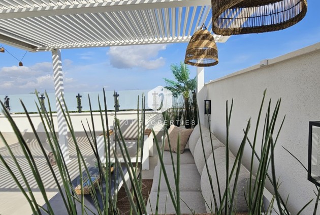 Segunda mano - Villa -
Dolores - Sector 4