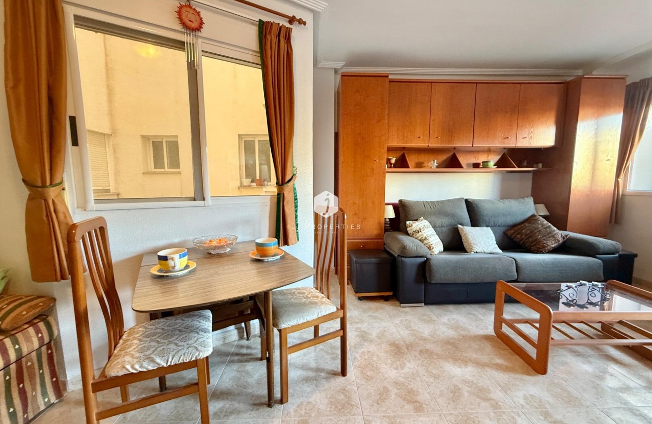 Segunda mano - Apartamento / piso -
Torrevieja - PARQUE DE LAS NACIONES