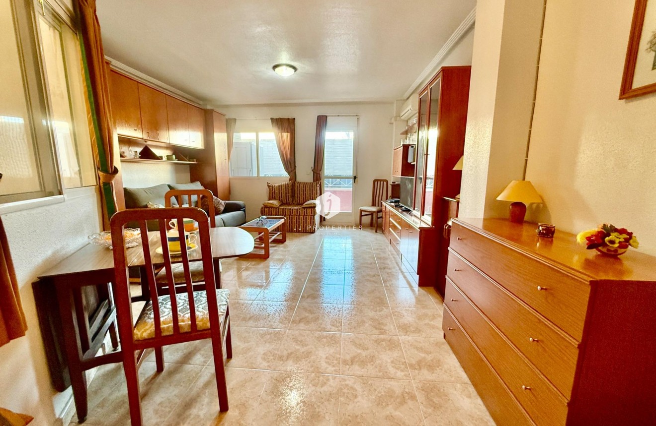 Segunda mano - Apartamento / piso -
Torrevieja - PARQUE DE LAS NACIONES