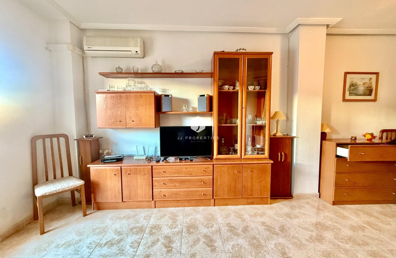 Segunda mano - Apartamento / piso -
Torrevieja - PARQUE DE LAS NACIONES