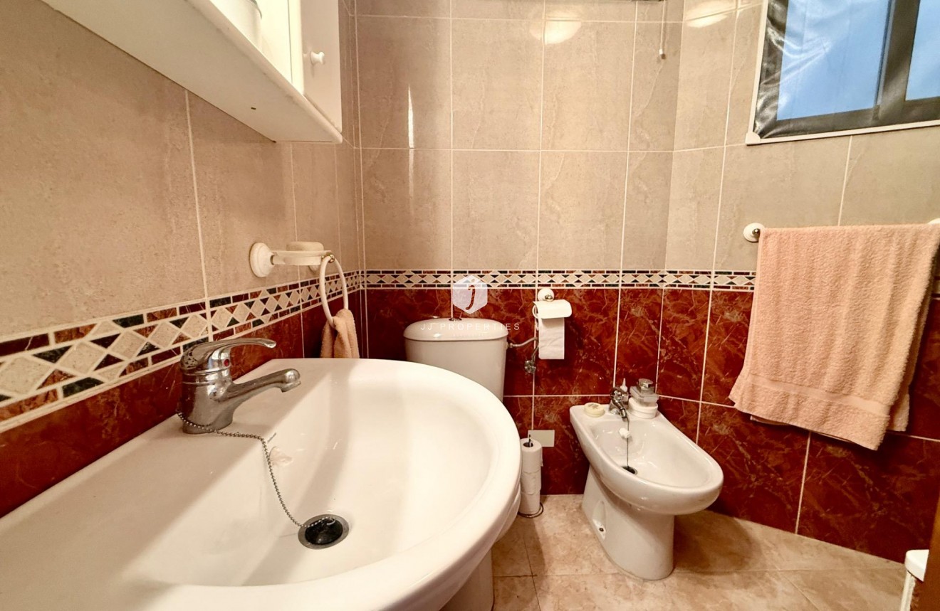 Segunda mano - Apartamento / piso -
Torrevieja - PARQUE DE LAS NACIONES