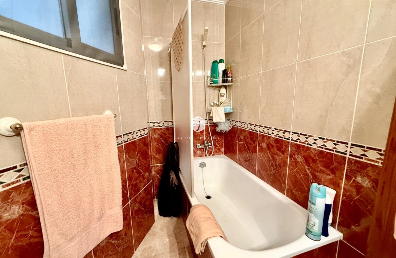 Segunda mano - Apartamento / piso -
Torrevieja - PARQUE DE LAS NACIONES