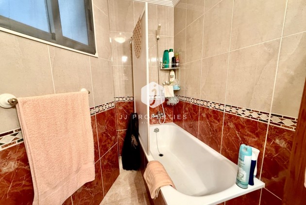 Segunda mano - Apartamento / piso -
Torrevieja - PARQUE DE LAS NACIONES